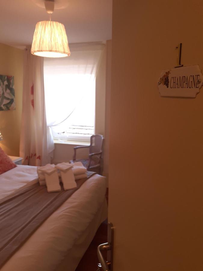 Chambres D'Hotes Cascarot Lechatelet Exterior foto
